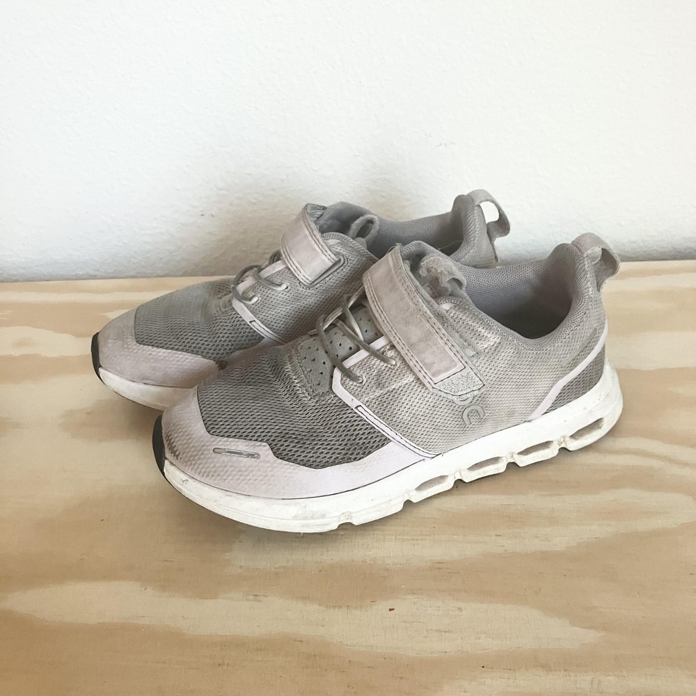 On Cloud Play Shoes Youth Size 1 Gray Mesh Strap Running Sneakers 3KD11433039